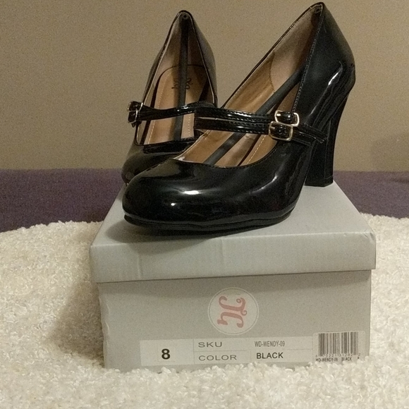 JC Shoes - New in Box JC Black Women's Dress Shoe Pump